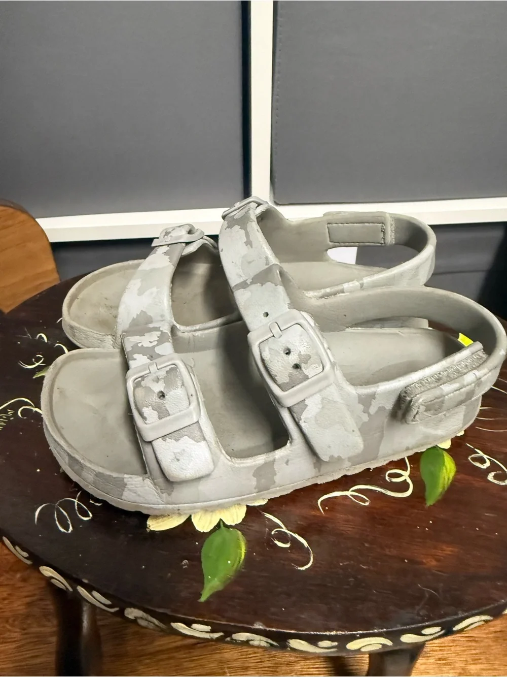 Kids Gray Camo Adjustable Strap Sandals